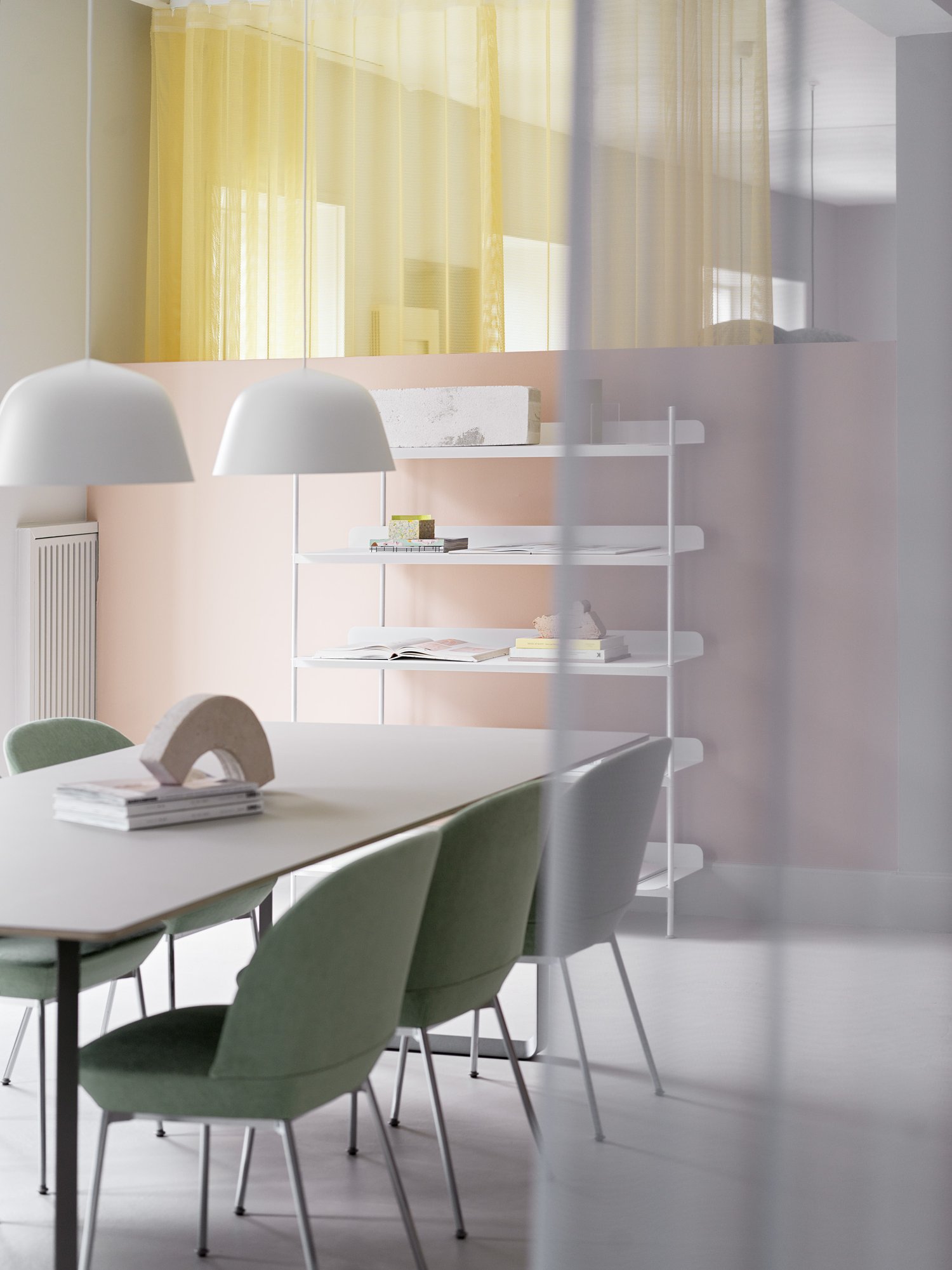 /cdn-cgi/image/width=1500,quality=85,format=auto/globalassets/content-media/images/about/copenhagen-hq-showroom/pb_muuto_hq_press_2019_9397.jpg