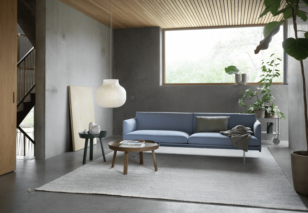 /cdn-cgi/image/width=1500,quality=85,format=auto/globalassets/content-media/images/ar/outline-3-seater-vidar-723-alu-around-stained-dark-brown-around-dark-green-strand-pendant-60-flow-trolley-muuto-org.png