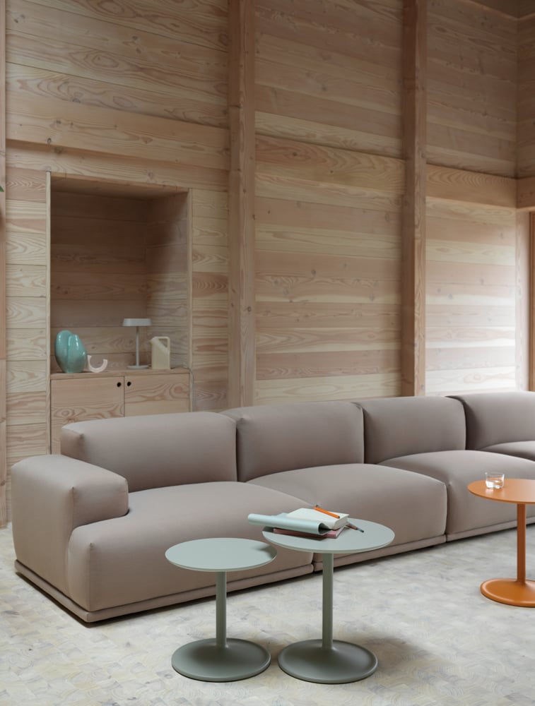 /cdn-cgi/image/width=1500,quality=85,format=auto/globalassets/content-media/images/ar/soft-side-dusty-green-orange-connect-steelcut-trio-426-linear-table-lamp-tub-jug-muuto-org.png