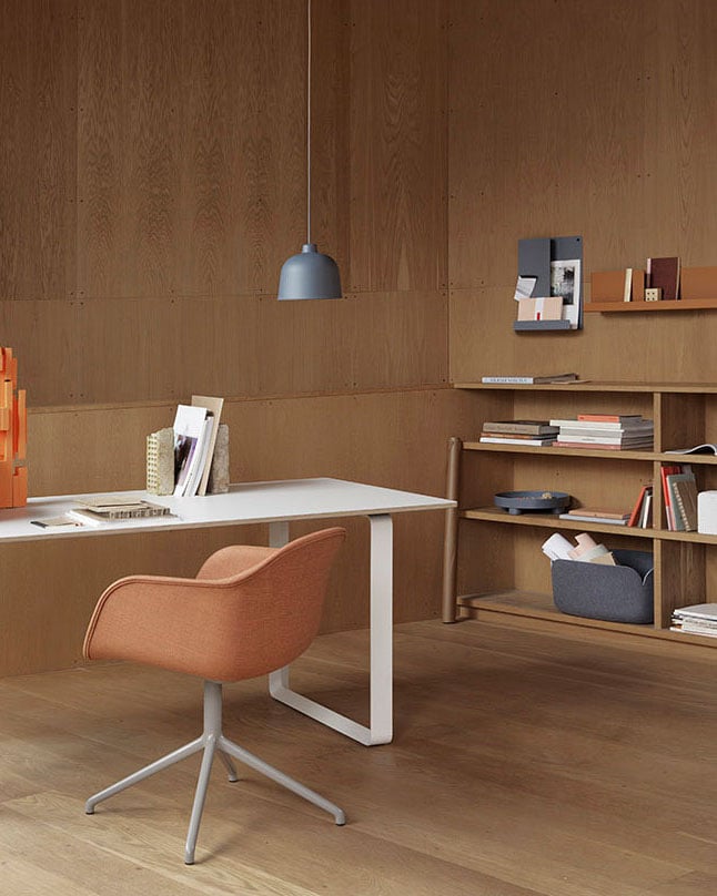 /cdn-cgi/image/width=1500,quality=85,format=auto/globalassets/content-media/images/configurator/fffffiber-arm-chair-swivel-remix-2-452-7070-table-halves-side-table-grain-folded-restore-platform-tray-muuto-low-res.jpg