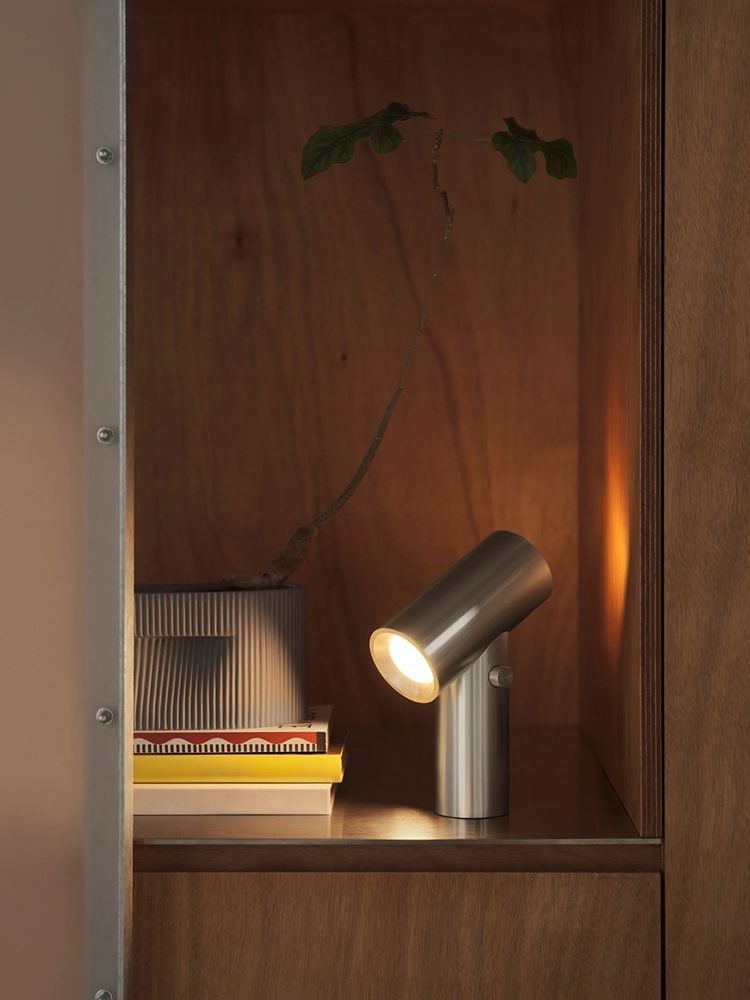 /cdn-cgi/image/width=1500,quality=85,format=auto/globalassets/content-media/images/neuroaesthetics/beam-portable-polished-alu-ridge-planter-taupe-low-res.jpg