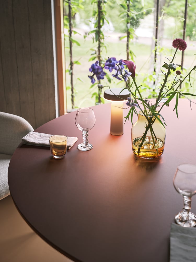midst-table-dark-red-fiber-soft-armchair-ecriture-240-ease-portable-grey-silent-raise-muuto-org