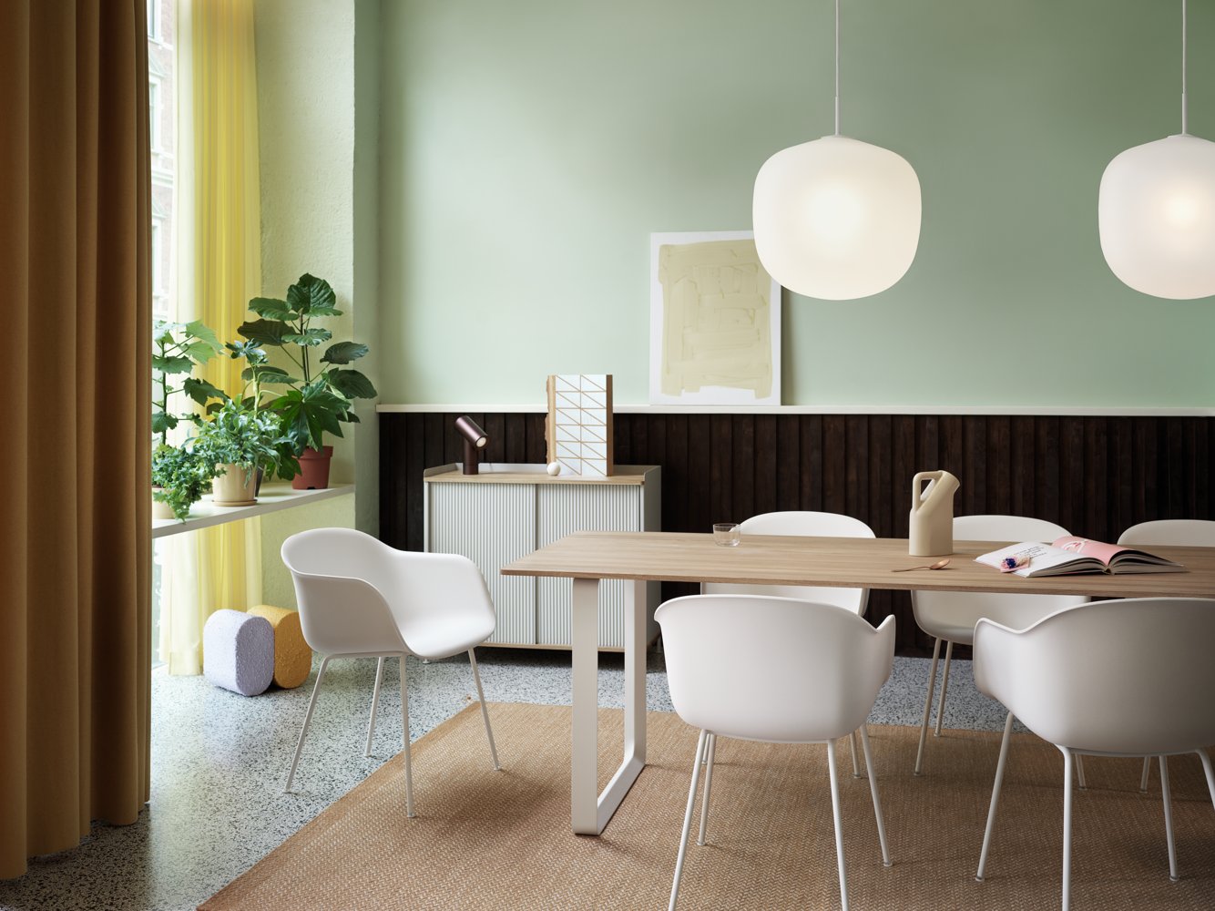 /cdn-cgi/image/width=1500,quality=85,format=auto/globalassets/content-media/images/plp/lighting/70-70-solid-oak-fiber-arm-tube-white-rime-pendant-white-ply-burnt-orange-enfold-grey-beam-muuto-org.png