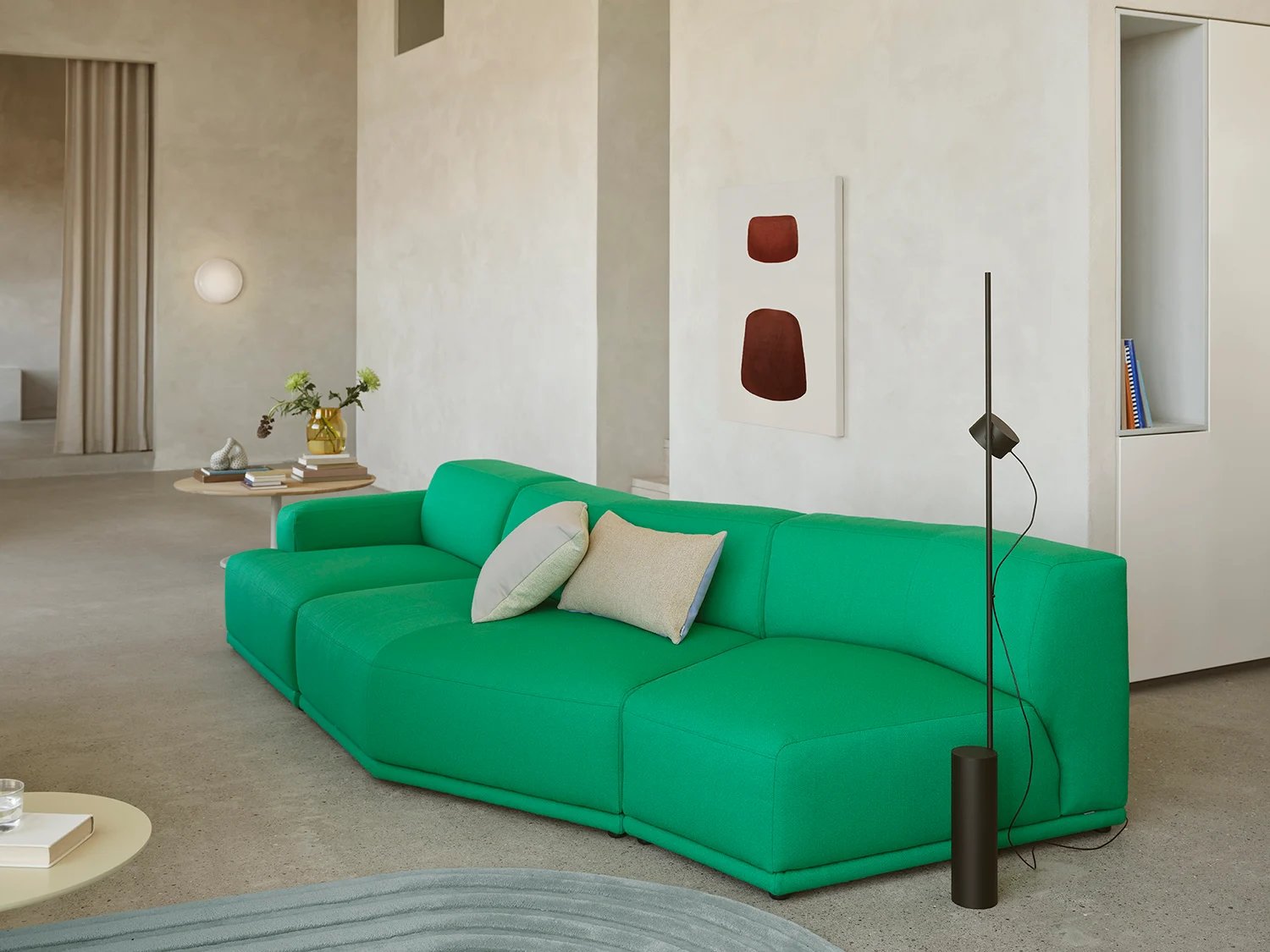 /cdn-cgi/image/width=1500,quality=85,format=auto/globalassets/content-media/images/plp/lighting/floor-lamps/connect-soft-j-k-a-vidar-932-post-floor-mingle-soft-coffee-relevo-low-res.jpg