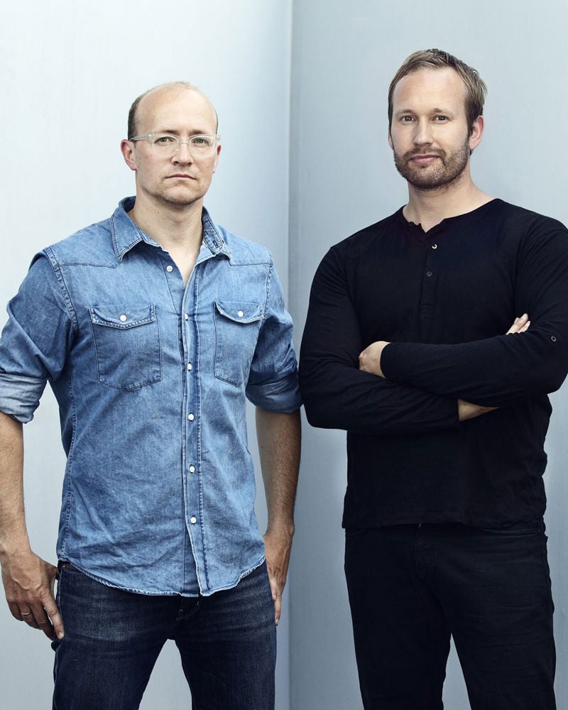 /cdn-cgi/image/width=1500,quality=85,format=auto/globalassets/content-media/images/products/shop-by-family/connect-modular-sofa/anderssen--voll-portrait-muuto-article-tile-image.jpg