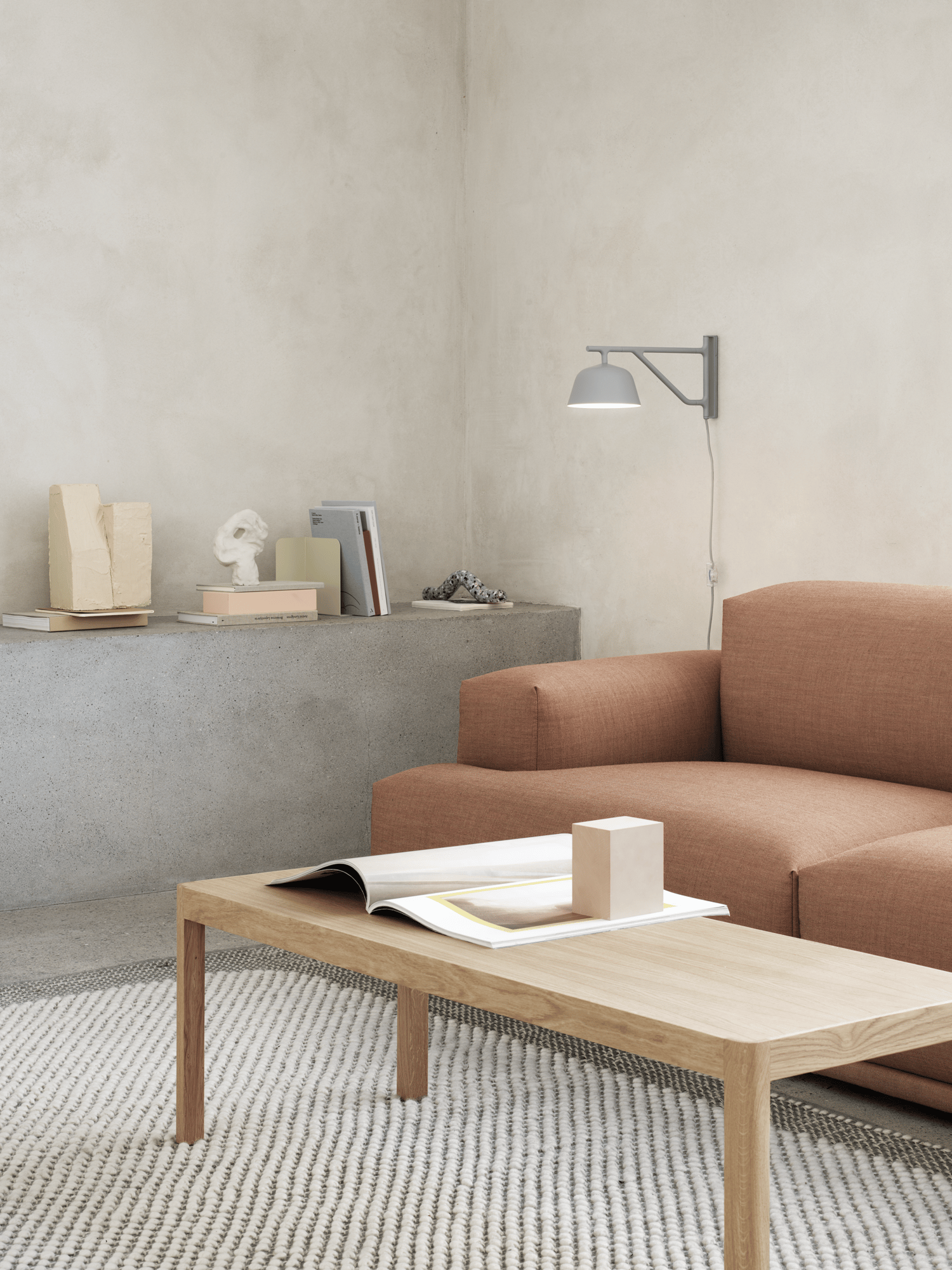 /cdn-cgi/image/width=1500,quality=85,format=auto/globalassets/content-media/images/products/shop-by-family/connect-modular-sofa/workshop-coffee-table-oak-connect-remix-252-ambit-wall-grey-pebble-light-grey-muuto-org.png
