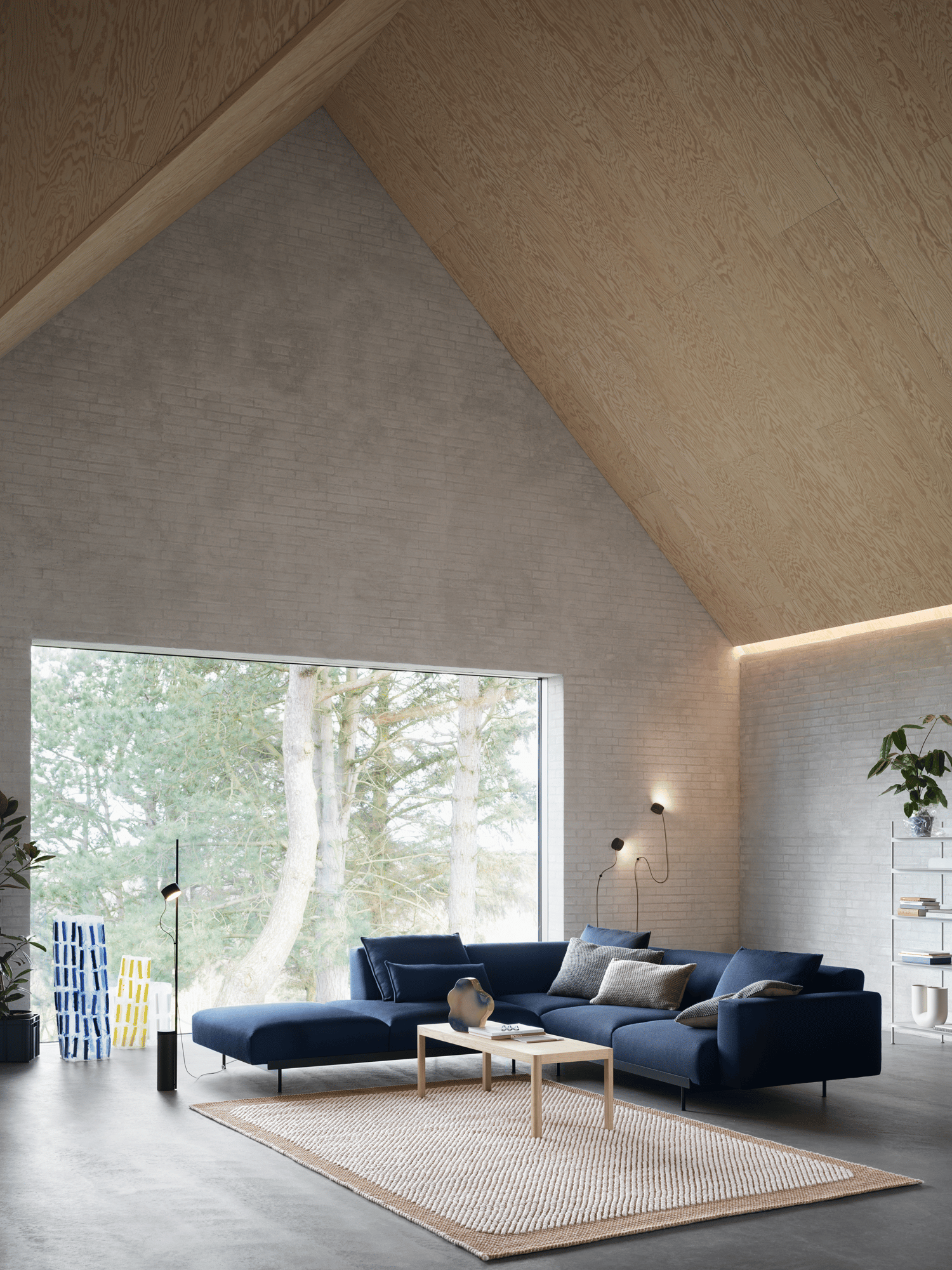 /cdn-cgi/image/width=1500,quality=85,format=auto/globalassets/content-media/images/products/shop-by-family/in-situ-modular-sofa/slider/in-situ-corner-conf-2-vidar-554-pebble-orange-workshop-oak-post-lamp-muuto-org.png