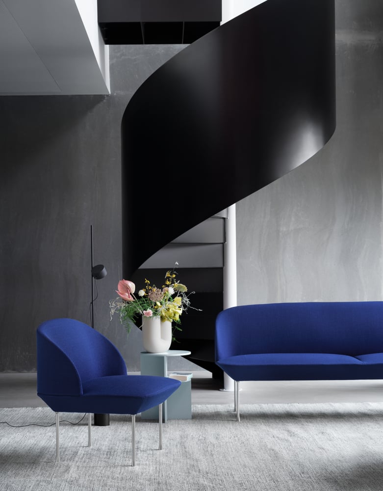 /cdn-cgi/image/width=1500,quality=85,format=auto/globalassets/content-media/images/products/shop-by-family/oslo-family/oslo-lounge-chair-3-seater-vidar-772-chrome-halves-table-post-floor-lamp-ply-rug-kink-vase-muuto-org.png
