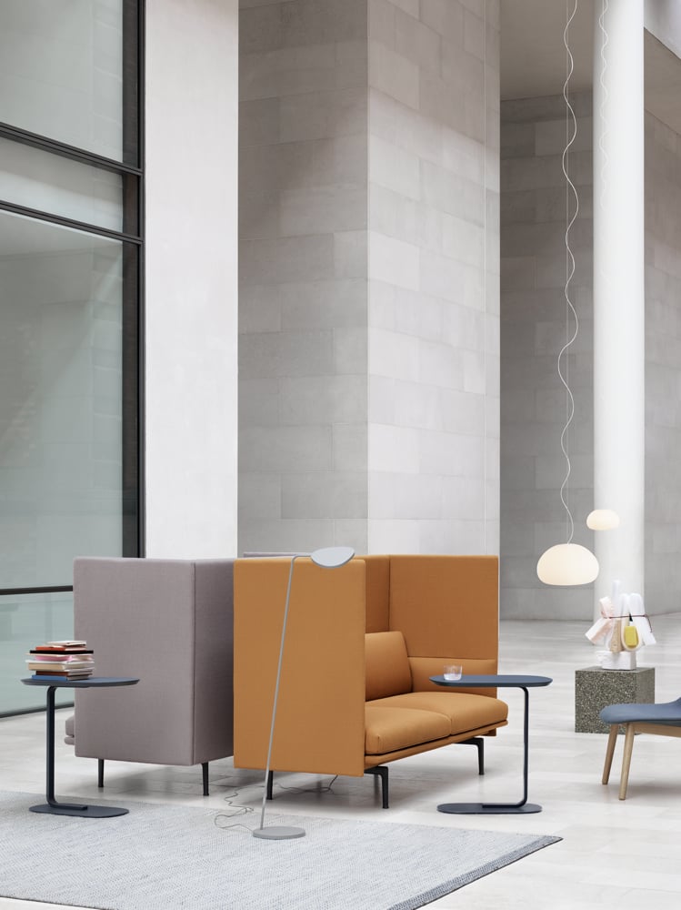 /cdn-cgi/image/width=1500,quality=85,format=auto/globalassets/content-media/images/products/sofas/highback/outline-highback-vidar-143-472-relate-table-greyblue-leaf-floor-lamp-grey-fluid-lamp-fiber-lounge-muuto-org.png