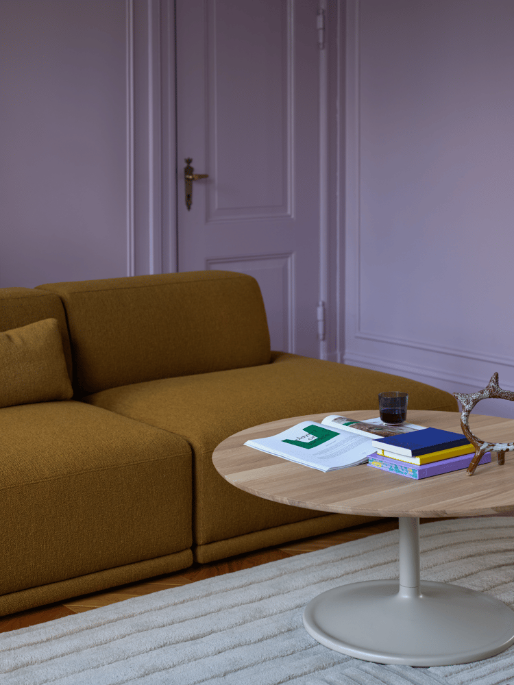 /cdn-cgi/image/width=1500,quality=85,format=auto/globalassets/content-media/images/sofa-experience/connect-soft/connect-soft-hearth-008-soft-coffee-95-h42-oak-grey-relevo-off-white-raise-muuto-org.png