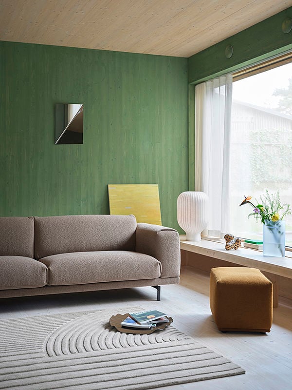 /cdn-cgi/image/width=1500,quality=85,format=auto/globalassets/content-media/images/stories/a-designer-guide-to-choosing-a-sofa/rest-sofa-3-seater-metal-legs-hearth-06-gaze-mirror-strand-table-lamp-59-relevo-off-white-echo-pouf-low-res_optimized.jpg