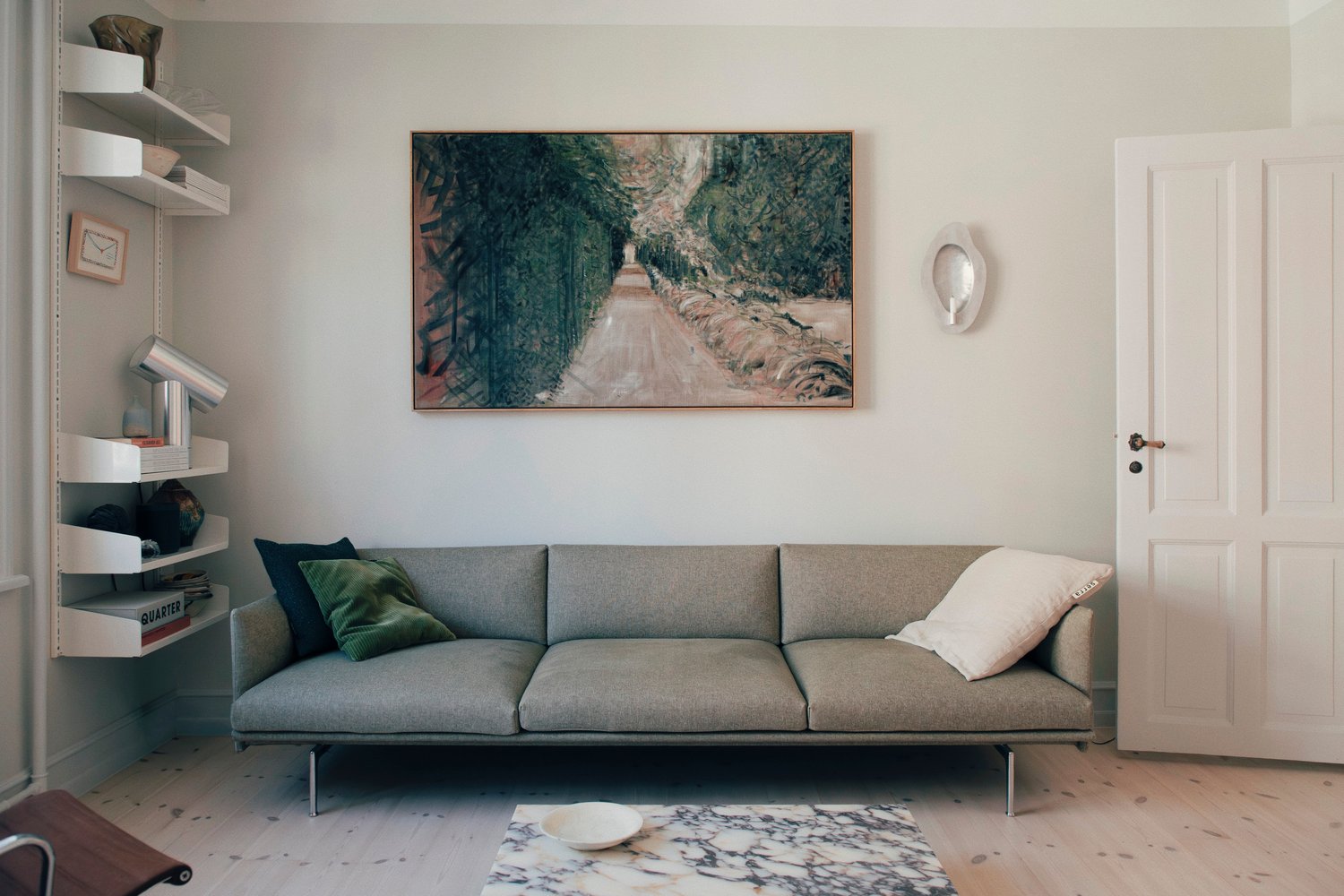 /cdn-cgi/image/width=1500,quality=85,format=auto/globalassets/content-media/images/stories/home-stories/inside-with---michael-dansk/muuto_michaelschneider_008.jpg