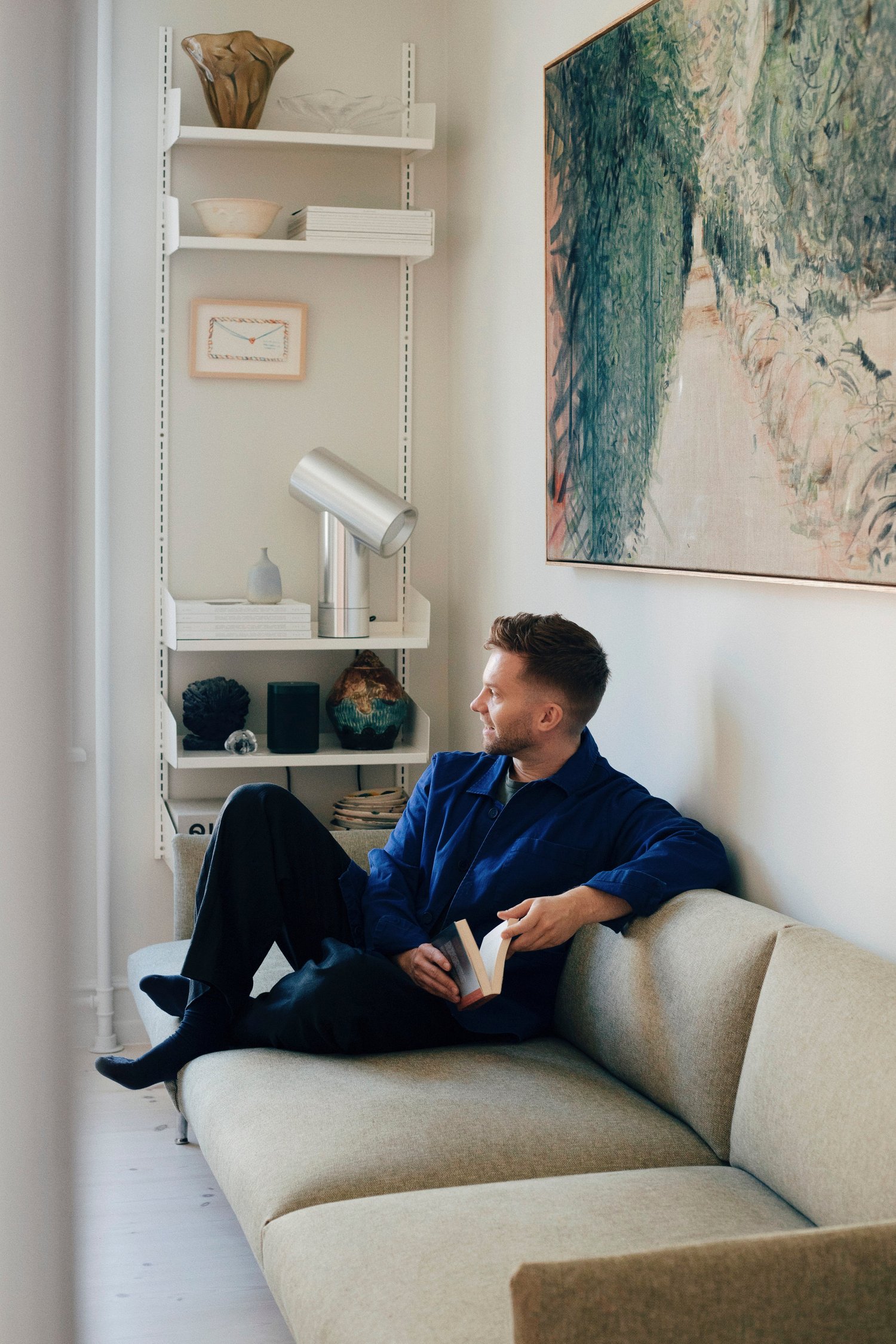 /cdn-cgi/image/width=1500,quality=85,format=auto/globalassets/content-media/images/stories/home-stories/inside-with---michael-dansk/muuto_michaelschneider_009.jpg