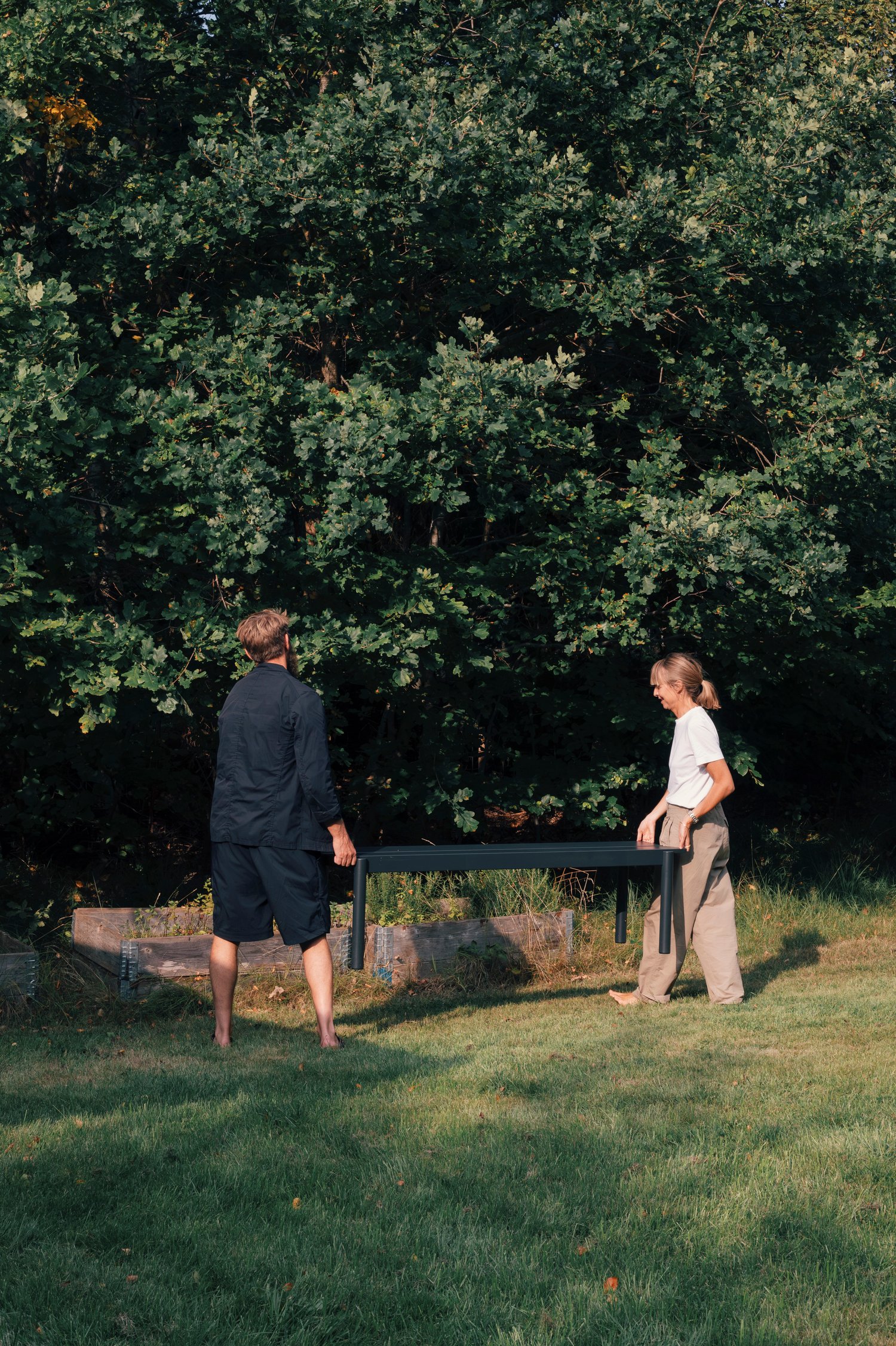 /cdn-cgi/image/width=1500,quality=85,format=auto/globalassets/content-media/images/stories/outside---with-karstad-family/muuto_karstad_044.jpg