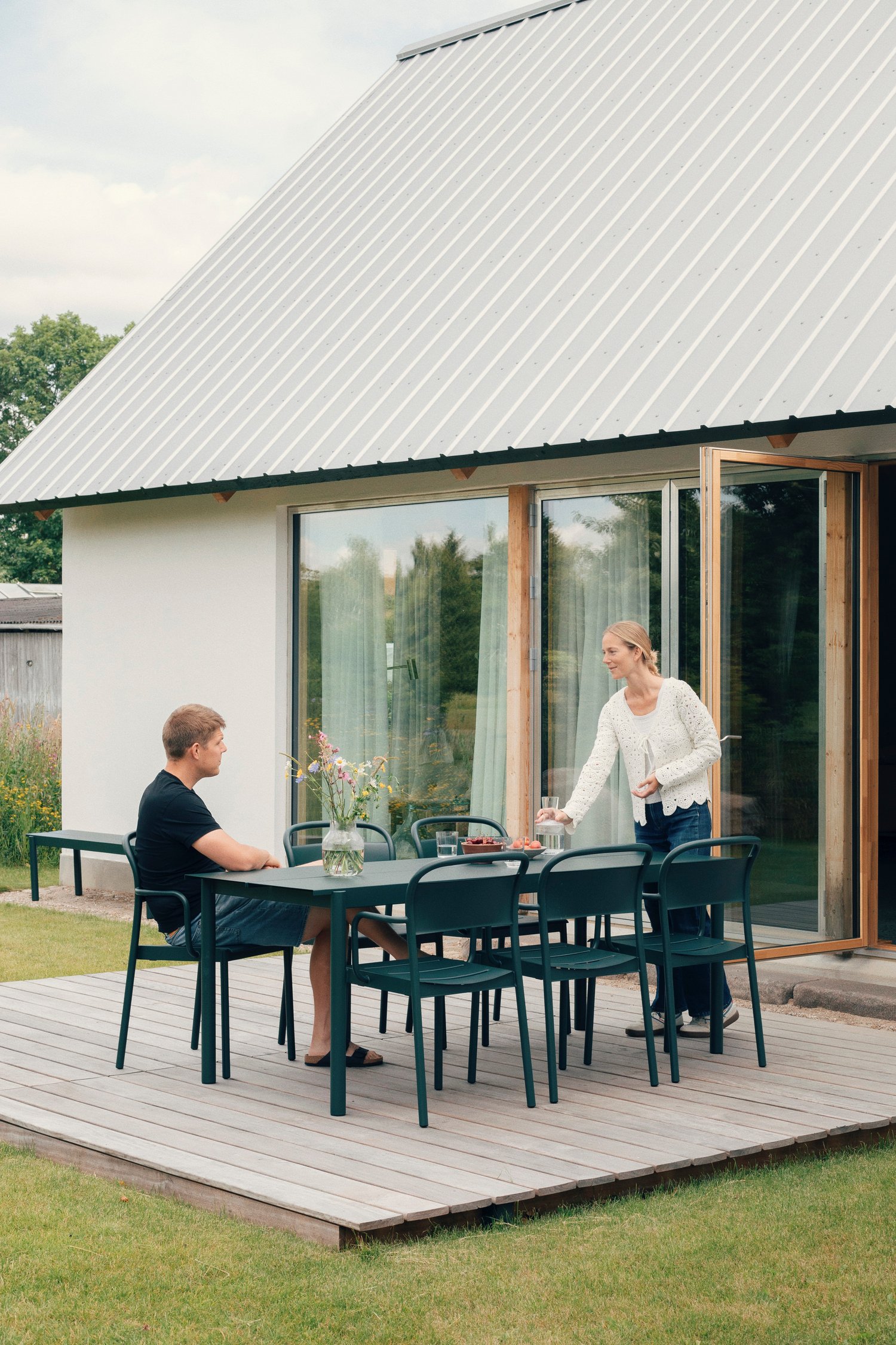 /cdn-cgi/image/width=1500,quality=85,format=auto/globalassets/content-media/images/stories/outside-with---casper-and-alexandra-borg-moller/muuto_casperalexandra_010.jpg