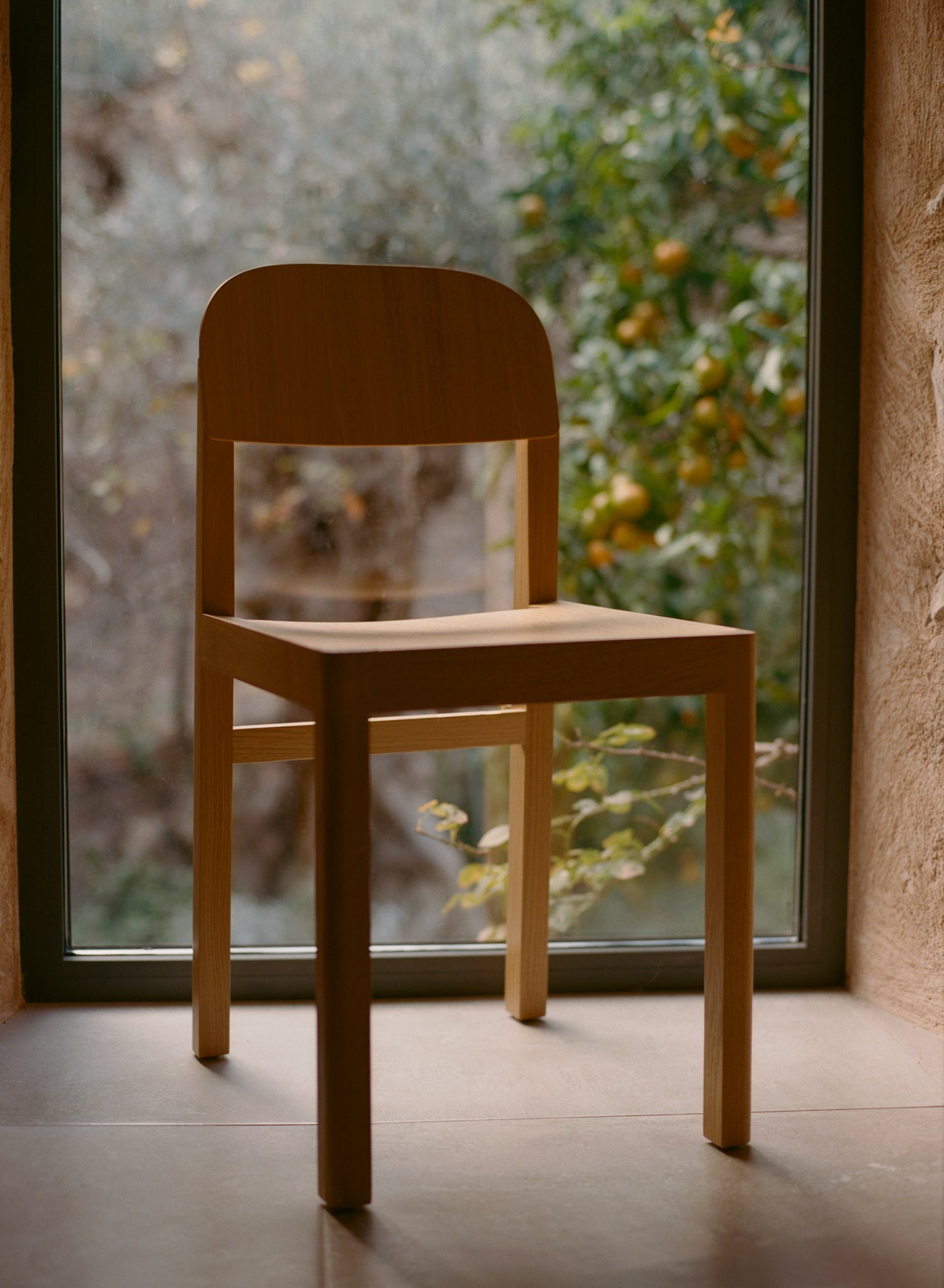 /cdn-cgi/image/width=1500,quality=85,format=auto/globalassets/content-media/images/stories/outside-with---constanze-saemann/70448-4-0014_251106_muuto_mallorca_ryan_brabazon.jpg