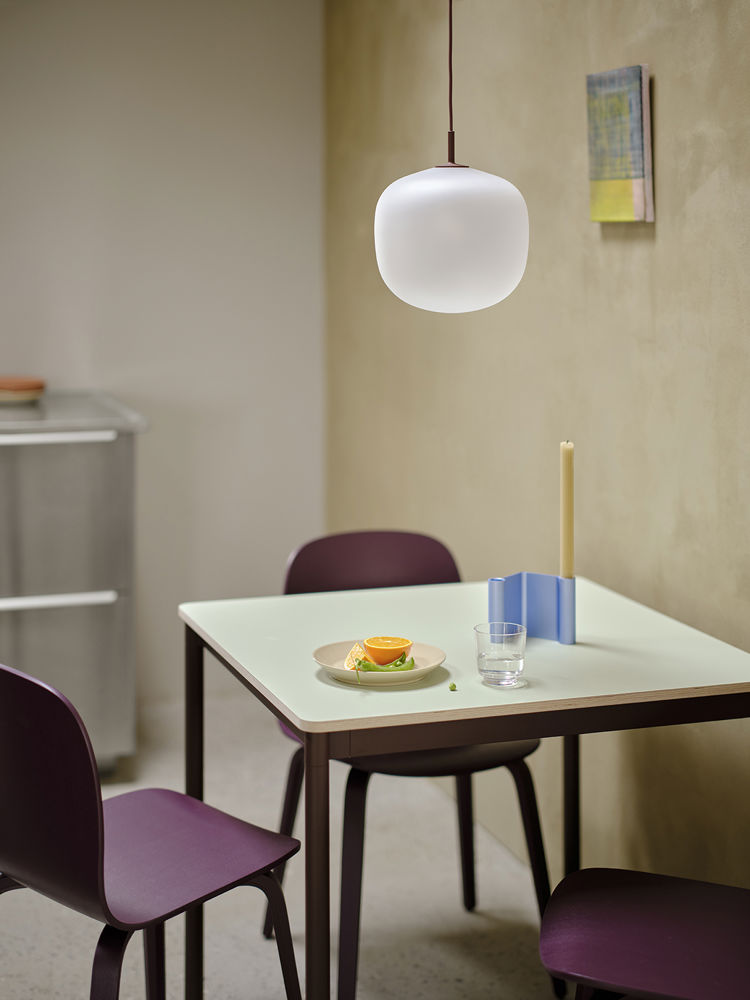 base-table-80-80-light-green-brown-red-visu-chair-dark-plum-pair-light-blue-rime-raise-low-res.jpg