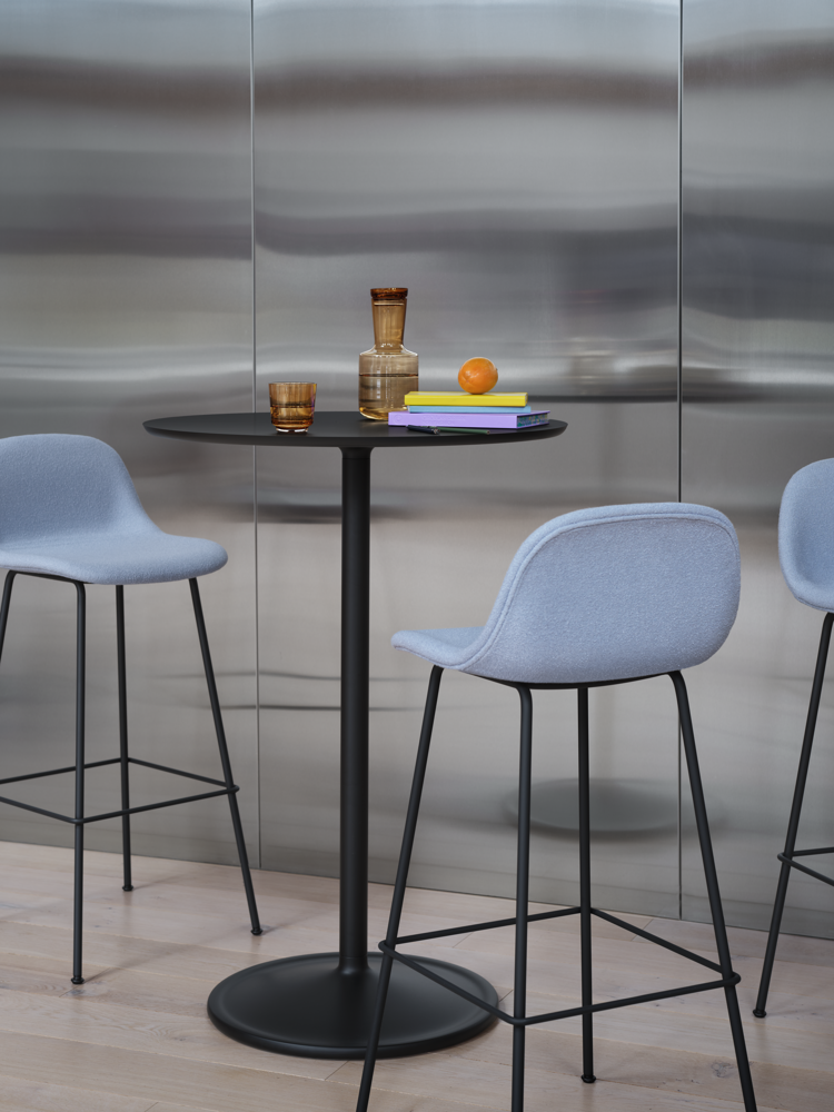 soft-cafe-75-h105-black-fiber-bar-stool-w-back-tube-acca-731-anthracite-black-raise-burnt-orange-muuto-org.png