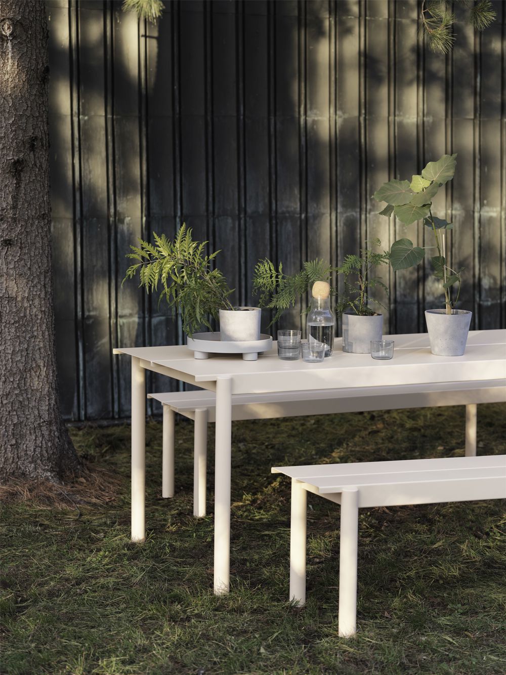 linear-steel-table-bench-off-white-platform-corky-muuto-org_150